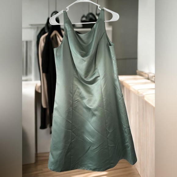 Dress Sage Green David’s Bridal Size 14 - Picture 1 of 4